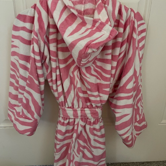 Thro short hooded robe 💖 - Picture 6 of 6